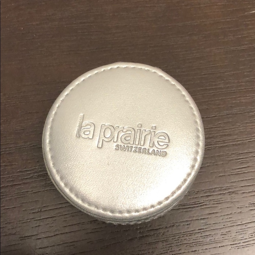 LA PRAIRIE MINI POUCH.